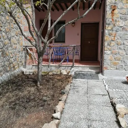 Il Casale Di Luna 사투르니아
